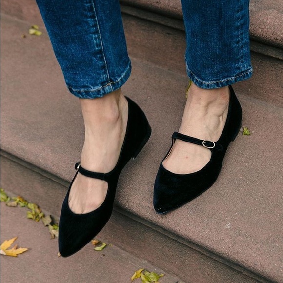 RARE GORGEOUS Margaux Black Velvet Mary Jane Flat NIB Perfect Size 37 7 N Narrow - Picture 4 of 10